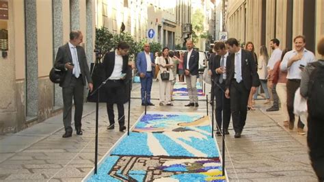 Torna L Infiorata Di Via Della Spiga