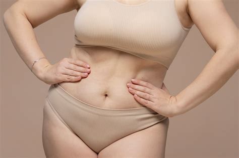 Beau Corps De Femme En Lingerie Photo Gratuite
