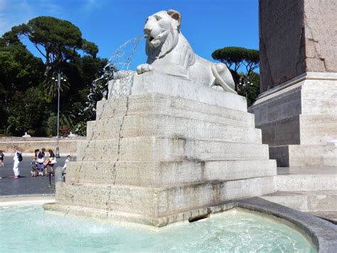 Roma Dettaglio Della Fontana Dei Leoni Fotografia Editoriale