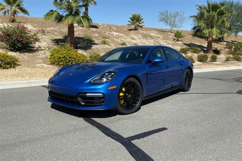 2019 Porsche Panamera GTS is a luxurious cruiser with power and poise - CNET