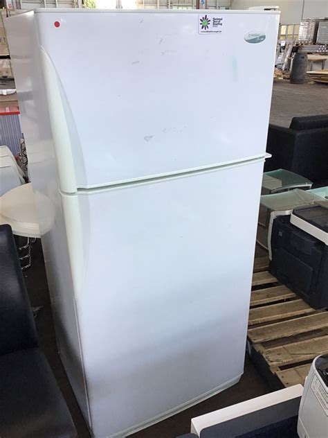 Westinghouse Freestyle Fridge Freezer 530 Litre