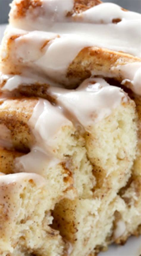 Giant Cinnamon Roll Cake Giant Fluffy Homemade Cinnamon Roll Cake