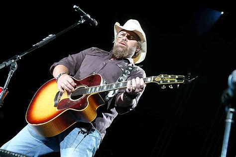 Toby Keiths Life In Photos From His Young Days To His Best Songs