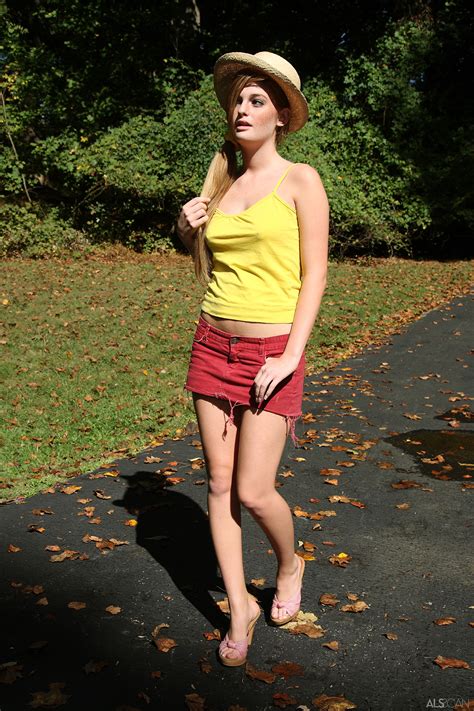 Amateur Girl Als Horniculturalist Austin Reines Faye