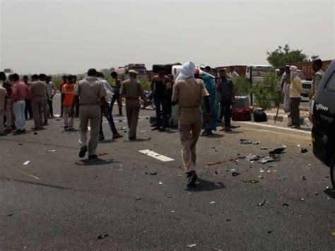 3 Killed In Accident Up 3 Killed 5 Injured In Accident On Agra