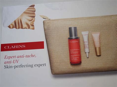 "Ровный цвет лица" с сывороткой Clarins Mission Perfection