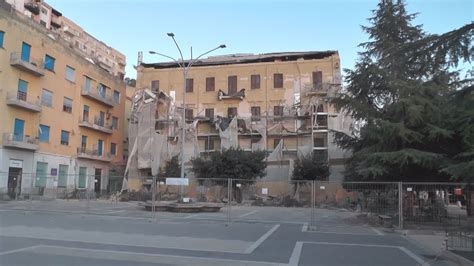 Agrigento Crollo Del Cornicione In Piazza Cavour Via Ai Lavori Di