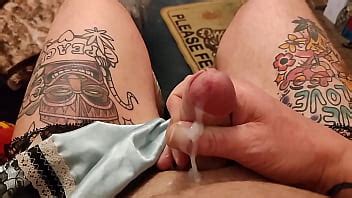 Crossdresser gordita masturbación de polla pequeña mucho semen polla pegajosa XVIDEOS