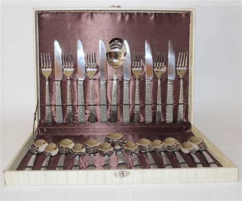 26 Pcs Stainless Steel Cutlery Set With Stand - Amorino®