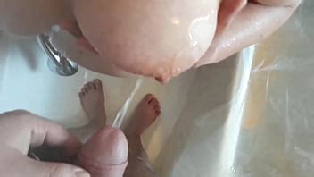 Orinando En Las Tetas De Mi Sexy Madrastra XVIDEOS