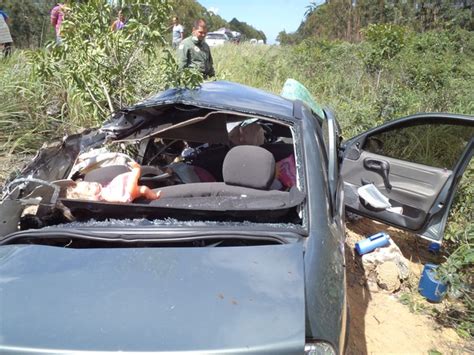 G Batida Entre Carro E Carreta Deixa Mortos E Feridos Na Br