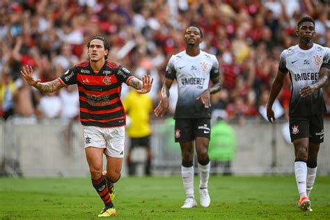 Nos últimos 10 Anos Flamengo Tem Mais Que O Dobro De Vitórias Sobre O Corinthians