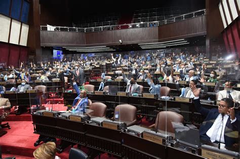 Diputados aprueban proyecto de ley que regula lengua de señas y sistema