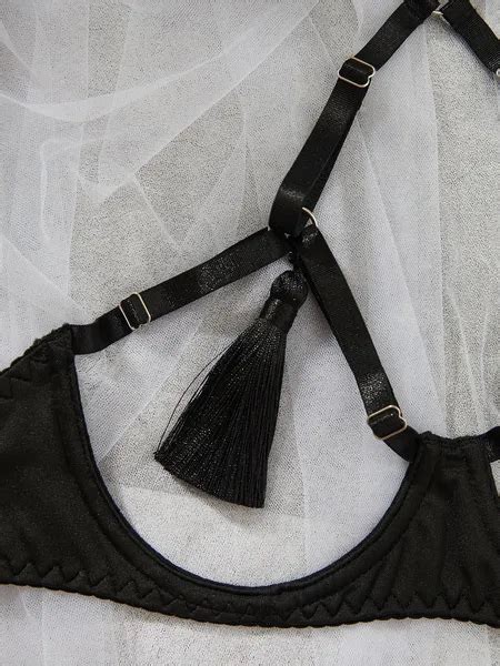 Dropship Sexy Lingerie Body Shaping Sexy Halter Tassel Seduction Underwear Set To Sell Online At