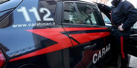 Firenze Aggredisce La Compagna Davanti Ad Un Bar Arrestato