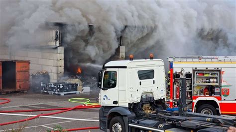 Feuer Im Rhein Neckar Kreis Recyclinghof In Wiesloch Brennt Baden