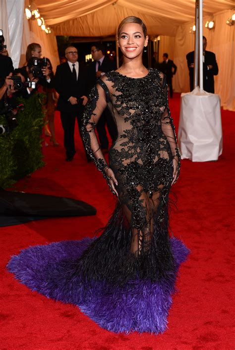 Beyonce Peacocks On The 2012 Met Gala Red Carpet | Idolator