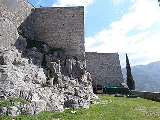 File:Klis Fortress, Croatia 3.jpg - Wikimedia Commons