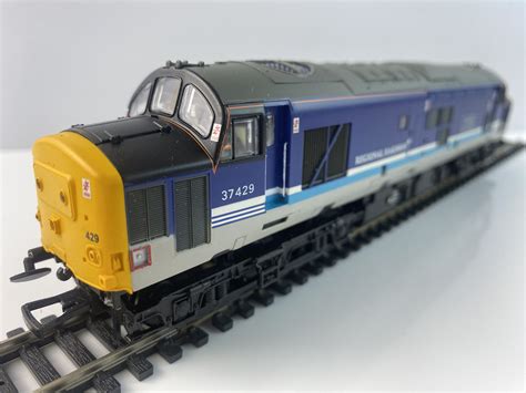 Bachmann 32 376 Class 37 4 37429 Eisteddfod Genedlaethol In Regional Railways Livery Rocket