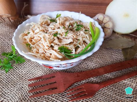 Como desfiar frango na panela de pressão receita FÁCIL e prática para