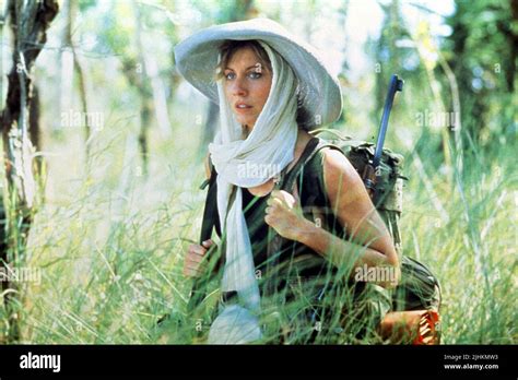 LINDA KOZLOWSKI, CROCODILE DUNDEE, 1986 Stock Photo - Alamy