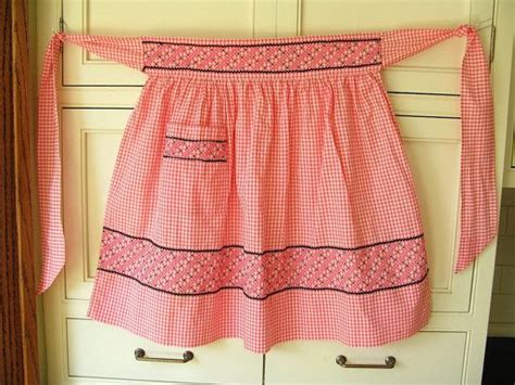 Pink Gingham Apron Etsy Pink Apron Sewing Aprons Aprons Vintage