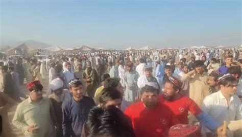 thousands flock  venue  pashtun qaumi jirga