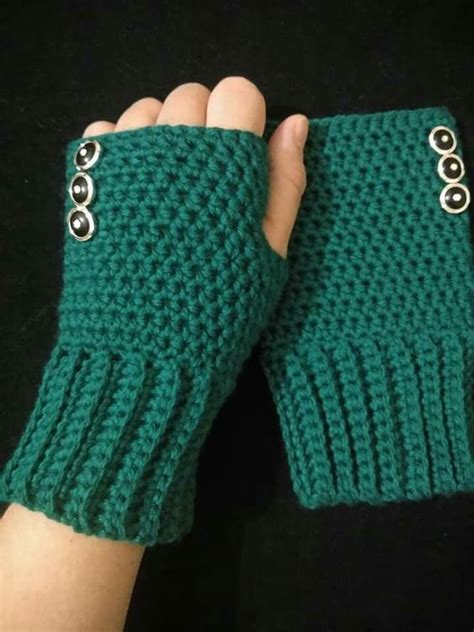 Fantastic Stylish Elegant Crochet Knitting Pattern Of Fingerless Gloves