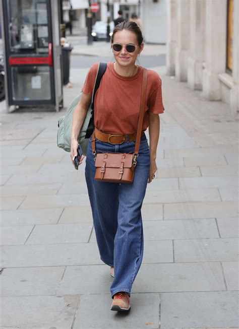 Kara Tointon In Flared Denim Trousers And Beige T Shirt London 0912