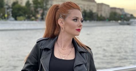 Элегантная и счастливая: беременная Лена Катина вышла в свет ...