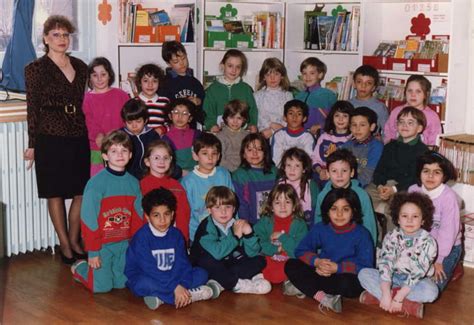 Photo De Classe CE1 1989 1990 De 1989 ECOLE ANTOINE CHARIAL