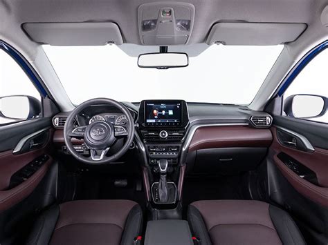 First Look: 2025 Toyota Urban Cruiser | DriveArabia