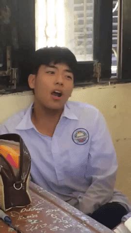 Hot boy ảnh kỷ yếu Học trường chuyên là thành viên của nhóm bạn thân lầy lội gây sốt MXH