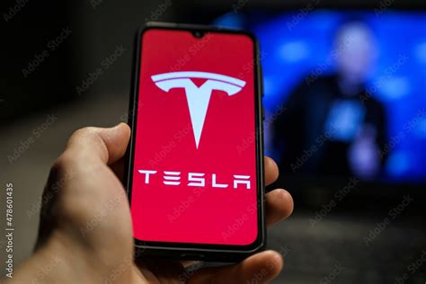 Foto De Tesla Model Pi Smartphone Phone Made By Elon Musk Company