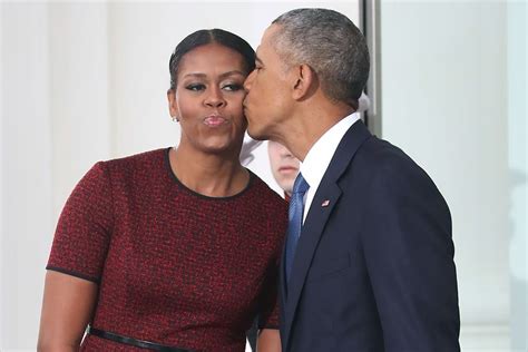 Barack E Michelle Obama Assinam Acordo Para Série E Filmes Na Netflix