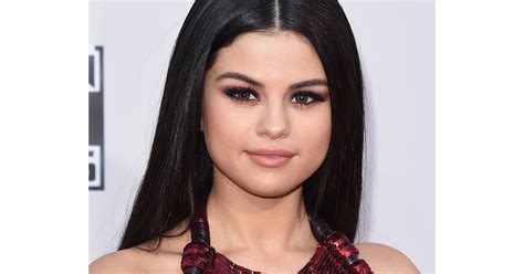 Selena Gomez Deixou O Olhar Mais Fino E Mais Sensual Quando Resolveu