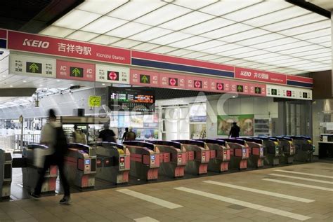 井の頭線吉祥寺駅改札口 No 24946497｜写真素材なら「写真ac」無料（フリー）ダウンロードok