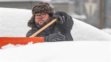 Delaware schools, senior centers closed Friday due to snow