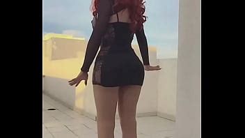 Walking In A Beautiful Day Whit Sexy Black Dress XVIDEOS