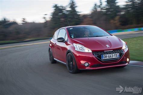 Galer A De Fotos Del Peugeot Gti Th Autodato