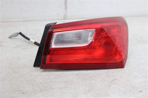 Tail Light Assembly Right OUTER QTR PNL MTD INCANDESCENT OEM CHEVY