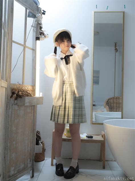 Small Fish Dildo 154 158