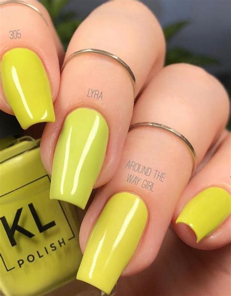 The Acrylic Short Yellow Nails That Fashion Experts Are Making You Are