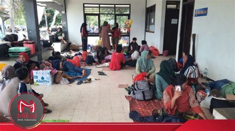 Polisi Kantongi Sejumlah Calo Tiket Kapal Di Pelabuhan Jangkar Situbondo