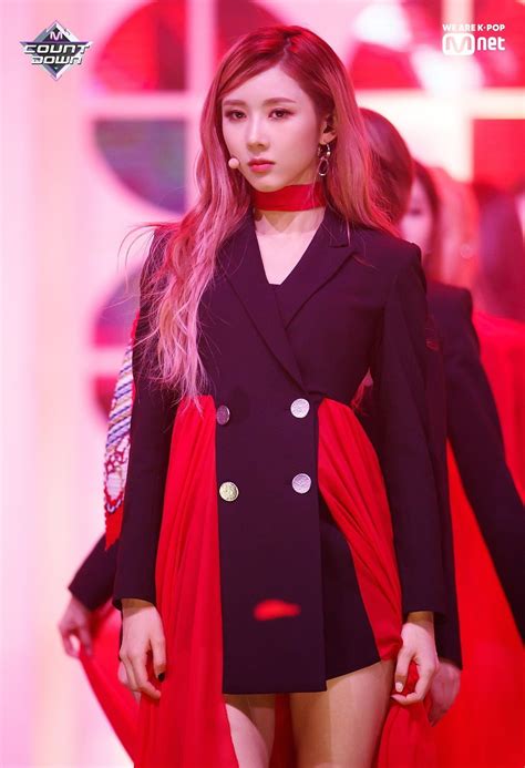 Pin By Lulamulala On Dreamcatcher Yoohyeon Stage Outfits Outfits