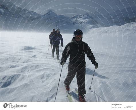 Skitour Ber Das Eis Ein Lizenzfreies Stock Foto Von Photocase