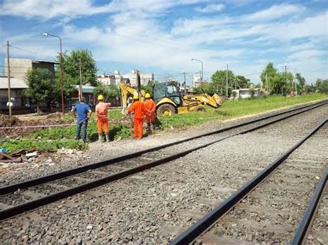 CRÓNICA FERROVIARIA Línea Belgrano Sur Construcción de paso peatonal