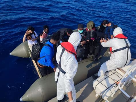 Türkiye Rescues Hundreds Pushed Back By Greece In Aegean Daily Sabah