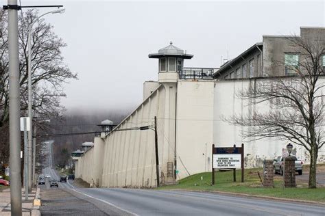 Ordeal Of An Upstate New York Prison Break Relived On Tv The New