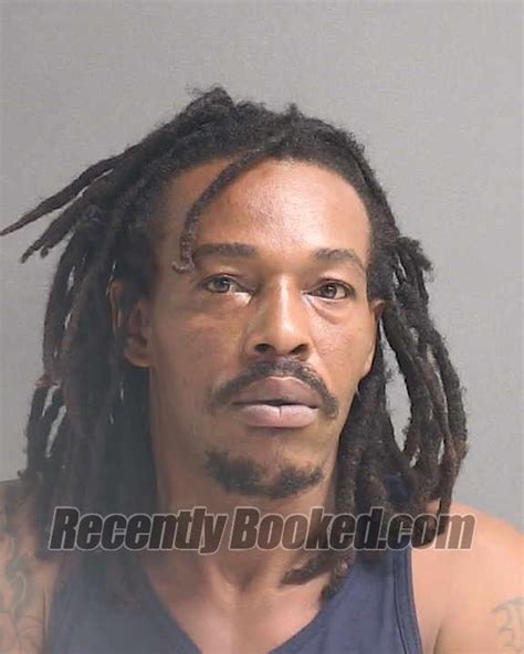 Recent Booking Mugshot For Marlon F Lobban In Volusia County Florida